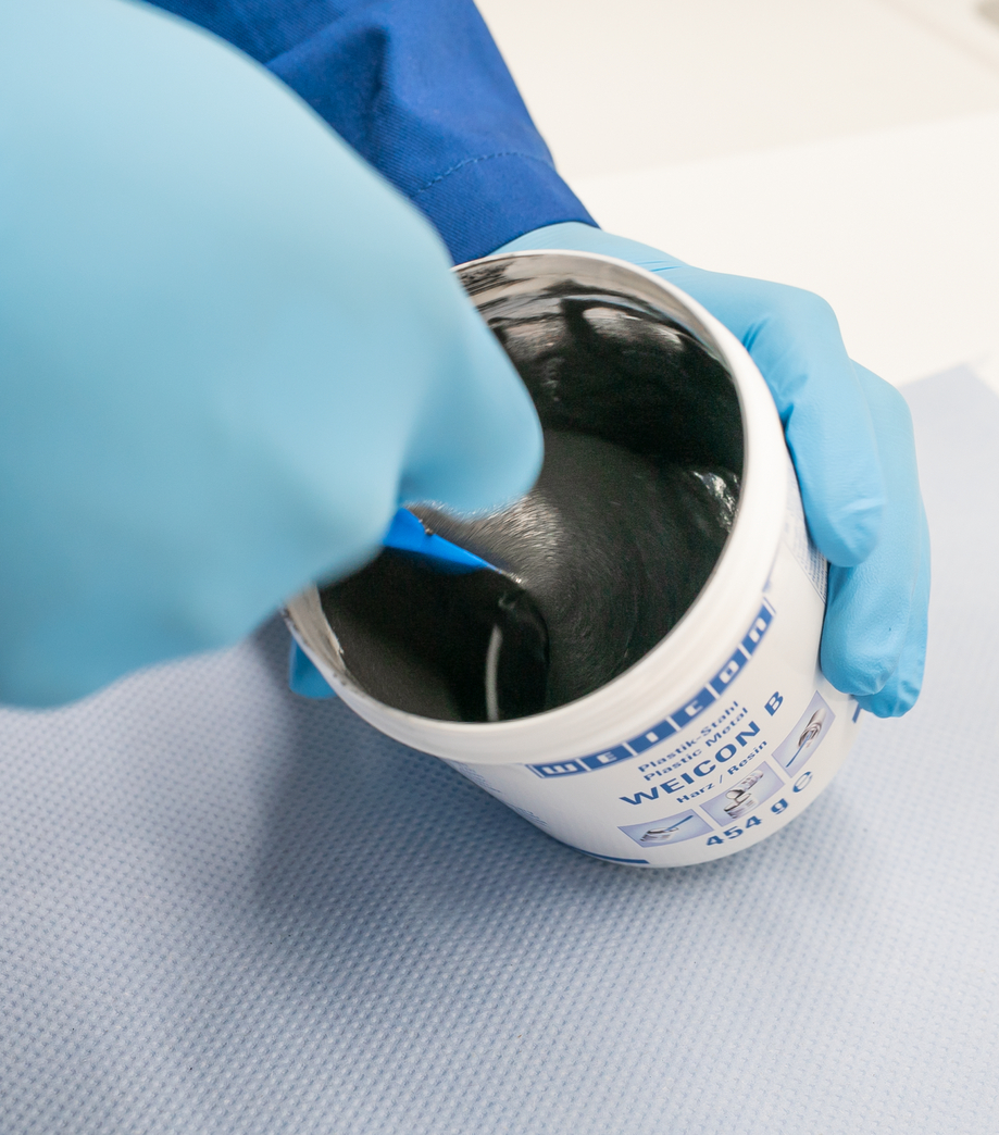 WEICON B steelfilled epoxy resin system for repairs and moulding